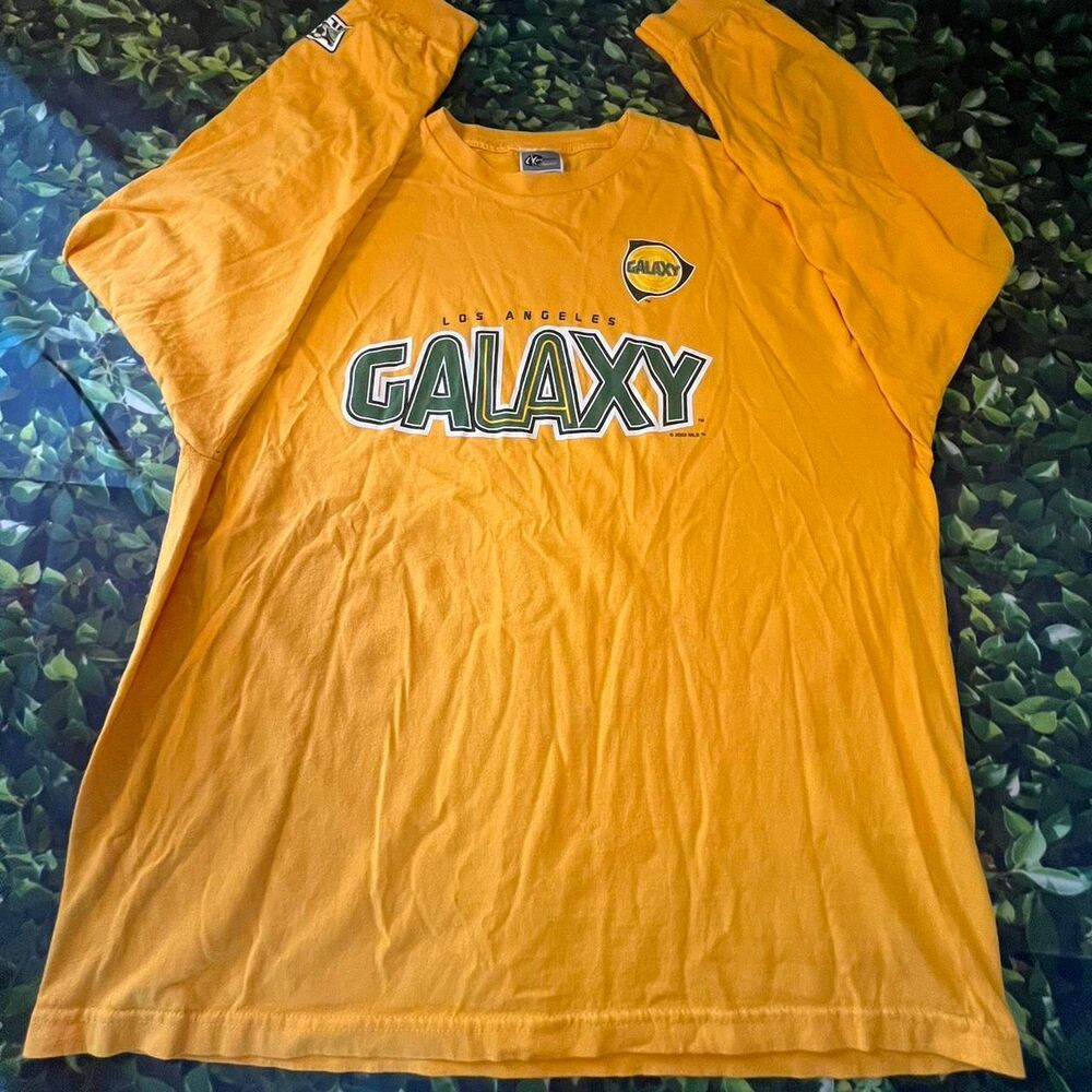 Mls Men's Yellow and Orange T-shirt